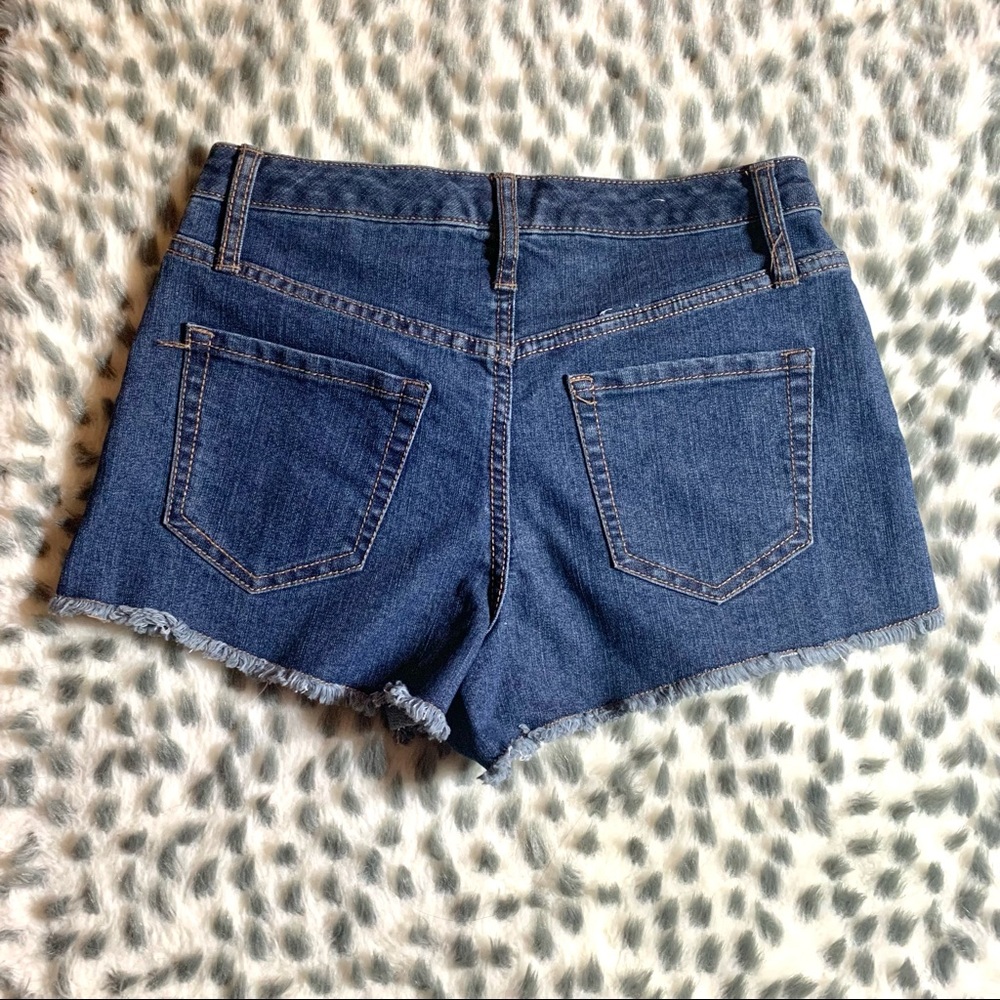 High Rise Shorts 🤍 - Picture 4 of 4